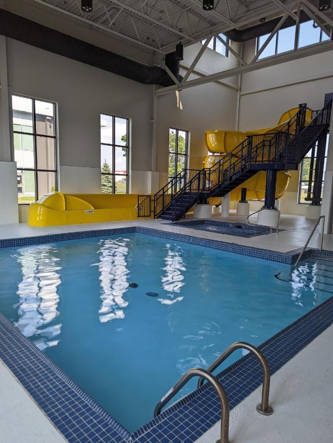 Microtel Inn & Suites Dorval Qc Esterno foto