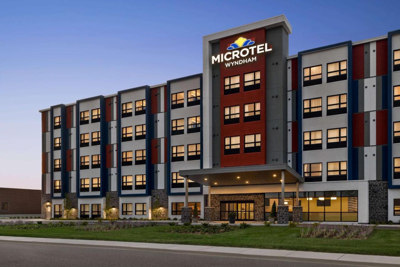 Microtel Inn & Suites Dorval Qc Esterno foto