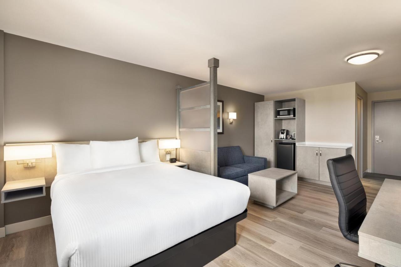 Microtel Inn & Suites Dorval Qc Esterno foto