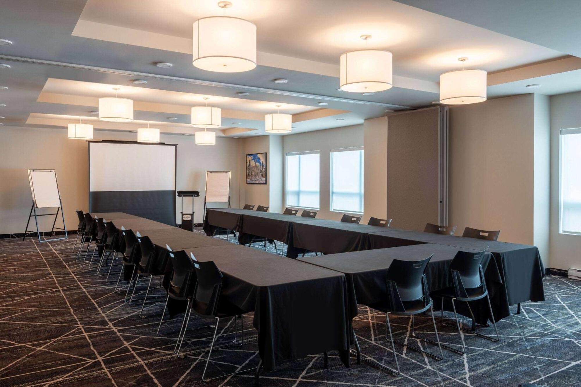 Microtel Inn & Suites Dorval Qc Esterno foto